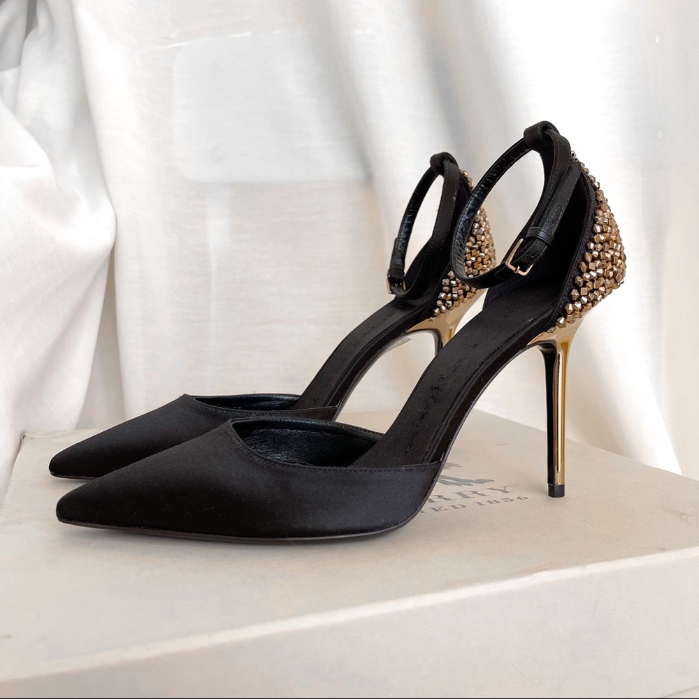 NWT Burberry Alanson Embellished Satin Heels Pumps 37.5 Black Gold